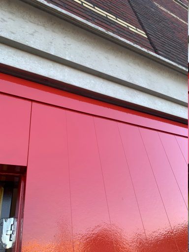 Entree pui Uw woning weer als nieuw? Wij verzorgen strak schilderwerk voor kozijn, deuren, wanden, plafonds en vloeren in regio Uden. Snelle service en